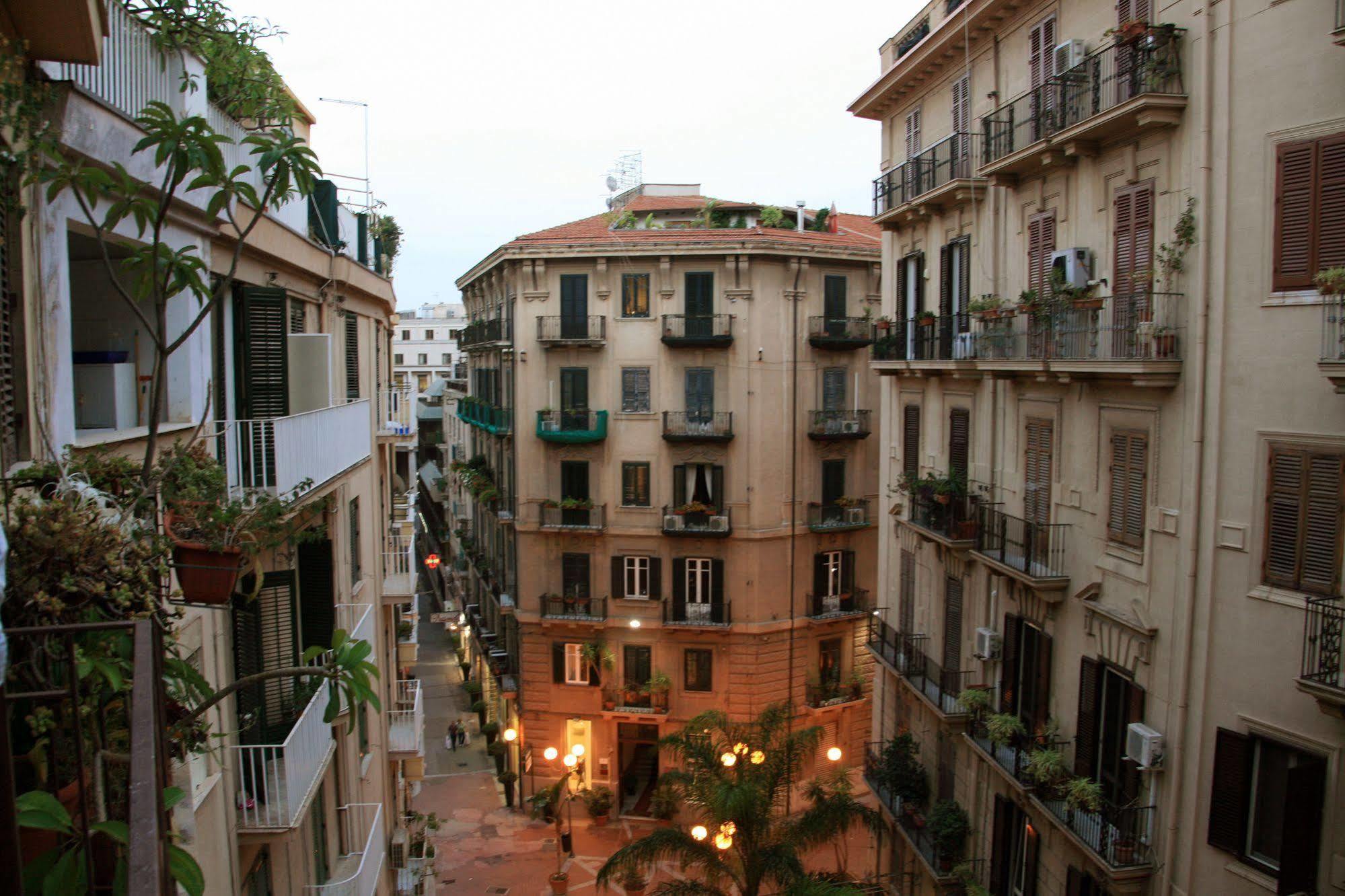 Castelnuovo Rooms Palermo Esterno foto